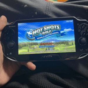 enjoying-a-little-relaxing-mid-morning-tee-time-v0-a4qvzjcwtlzc1